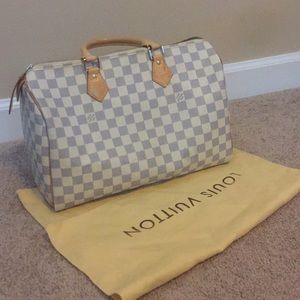 Louis Vuitton speedy bag